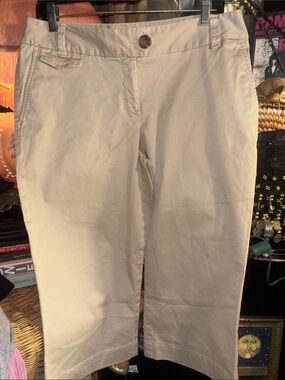 Chicos Beige Cropped Stretch Pants